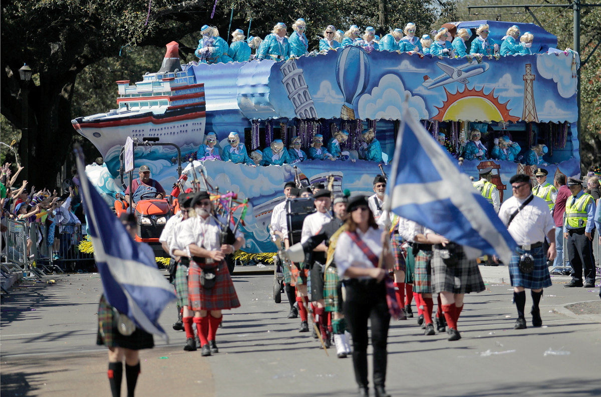 Krewe of Iris 2017 rolls in New Orleans: See Mardi Gras parade photos